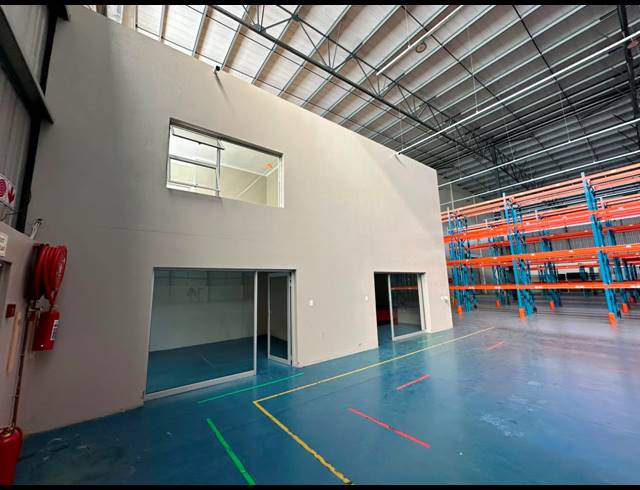 3,234M² WAREHOUSE FOR SALE IN COSMO BUSINESS PARK